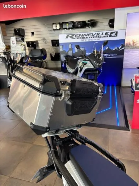 CRF 1100  L AFRICA TWIN