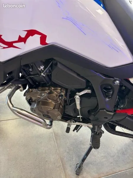 CRF 1100  L AFRICA TWIN
