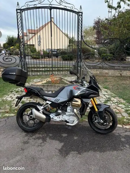 V100  MANDELLO