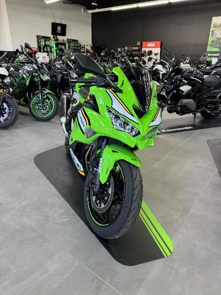 Ninja ZX4RR 2025