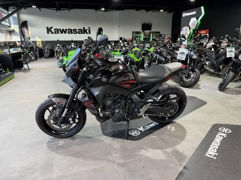 MT09