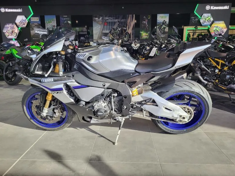 YZFR1 M