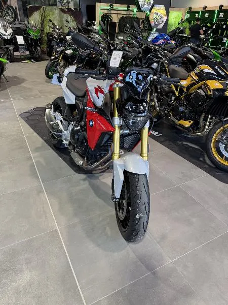 F 900 R