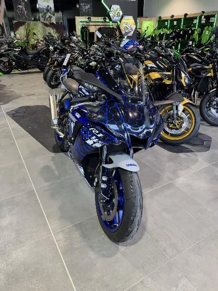 YZF 1000 R1