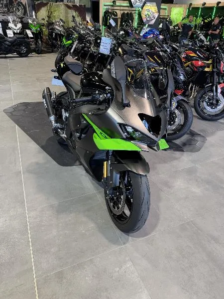 ZX10R