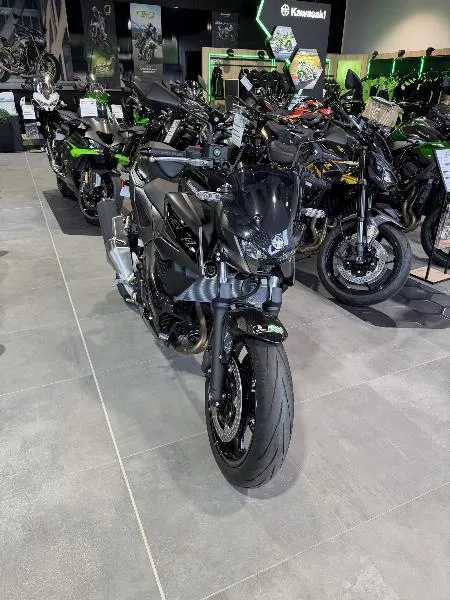 Z7 HYBRID