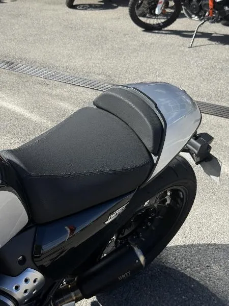 R 12 NineT