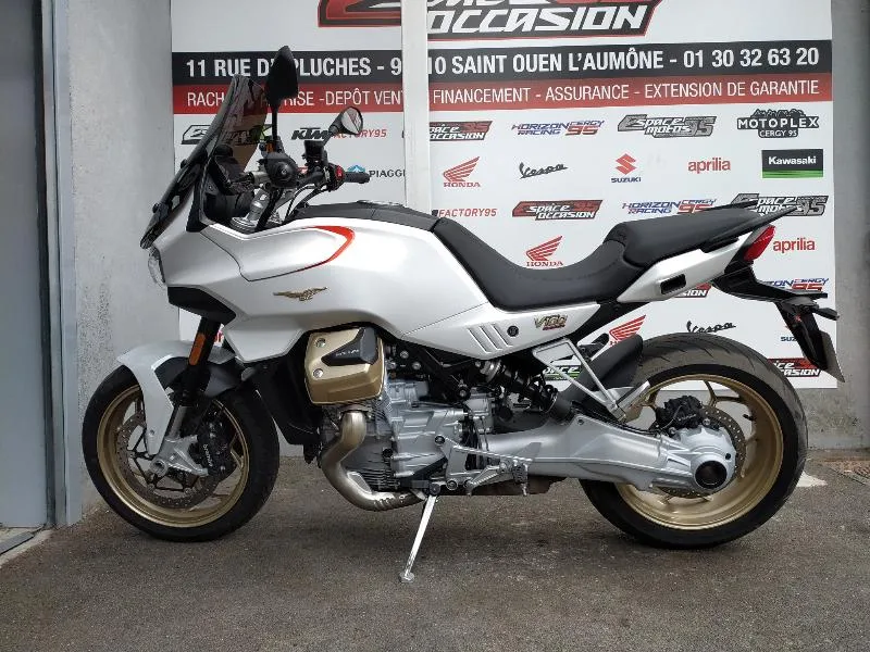 V100  MANDELLO