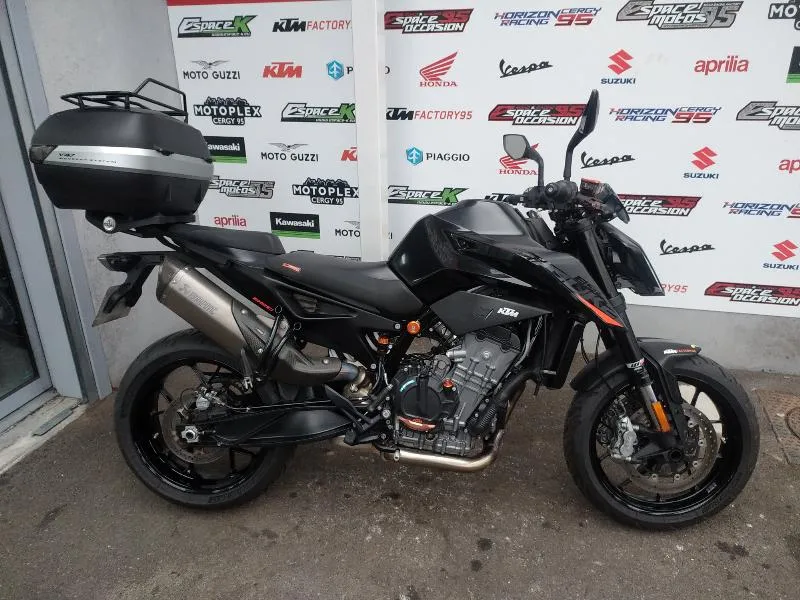 890 DUKE 2022