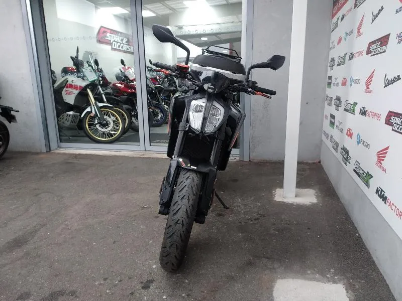 890 DUKE