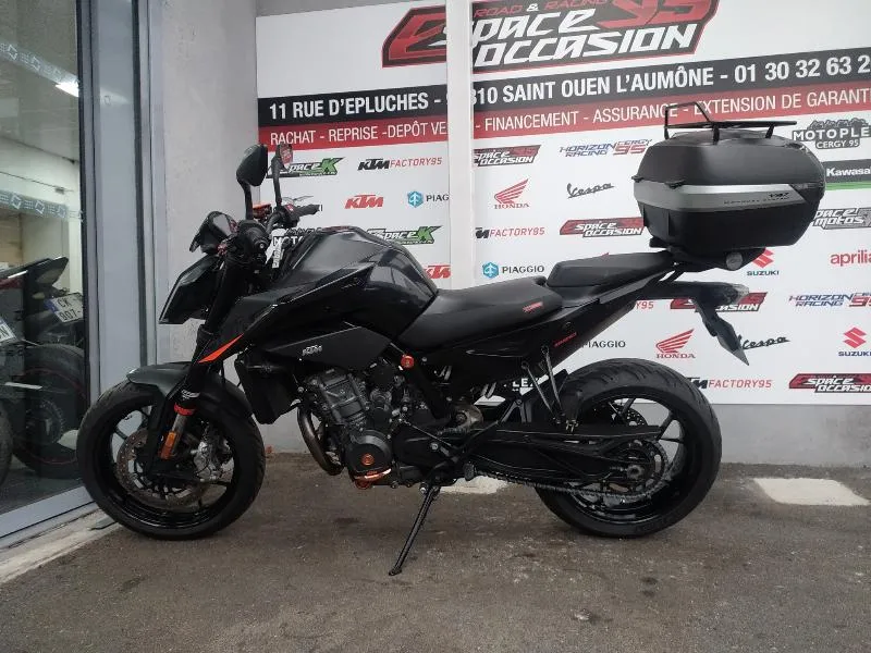 890 DUKE