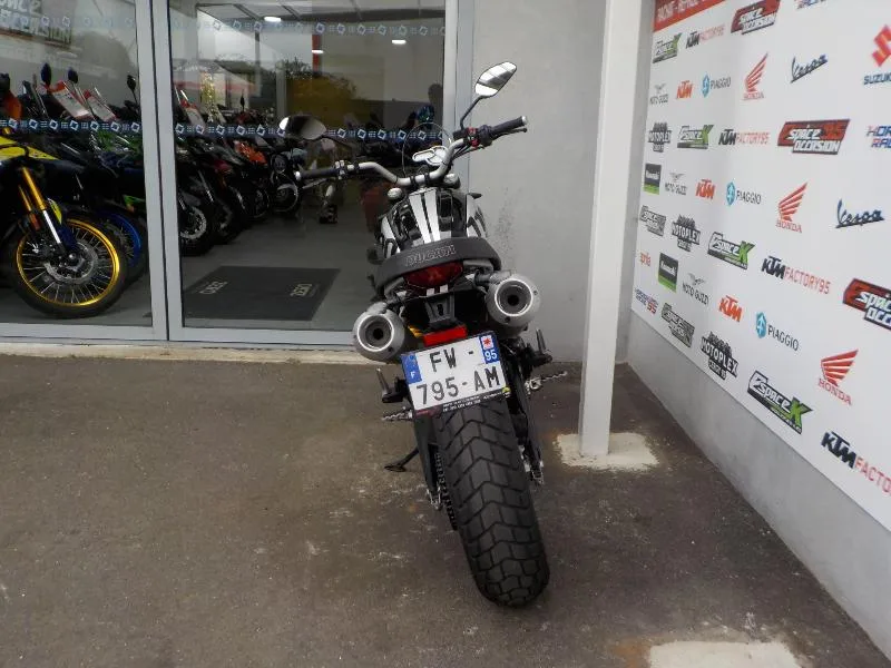 SCRAMBLER 1100