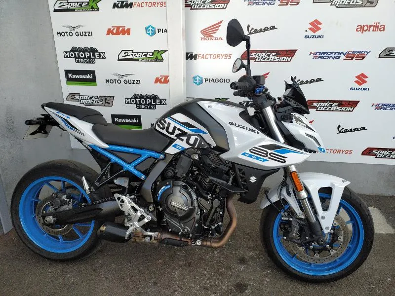 GSX8S  2023