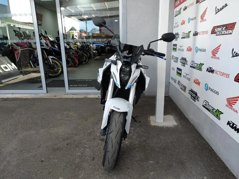 GSX8S 