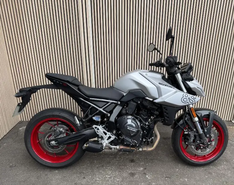 GSX8S