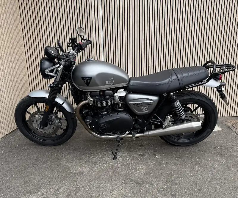 SPEED TWIN 900