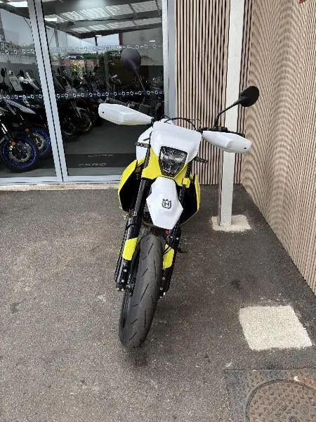 701 SUPERMOTO