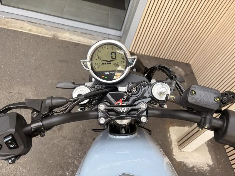 V7 SPORT 850