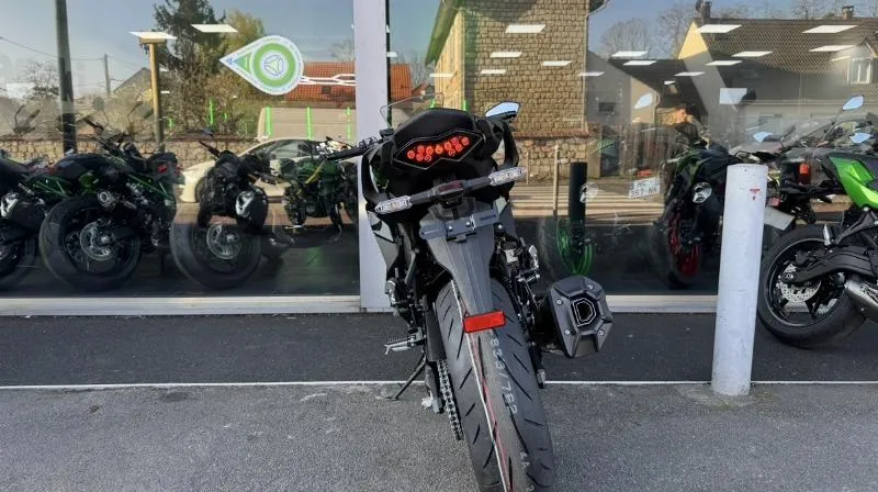 NINJA 1100 SX