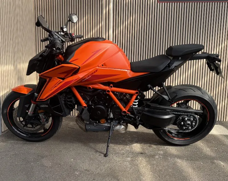 KTM 1390 SUPER DUKE R TECH PACK