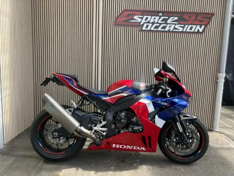 CB 1000 RR 2021
