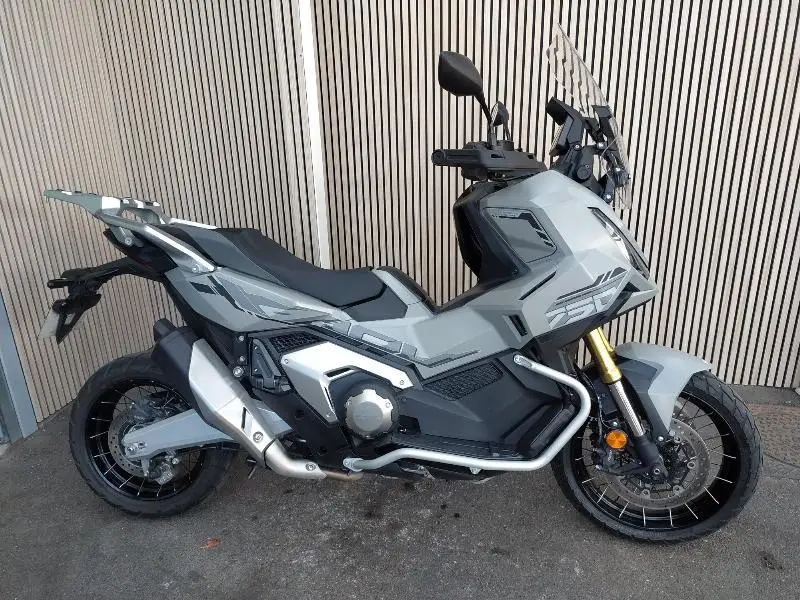 XADV 750