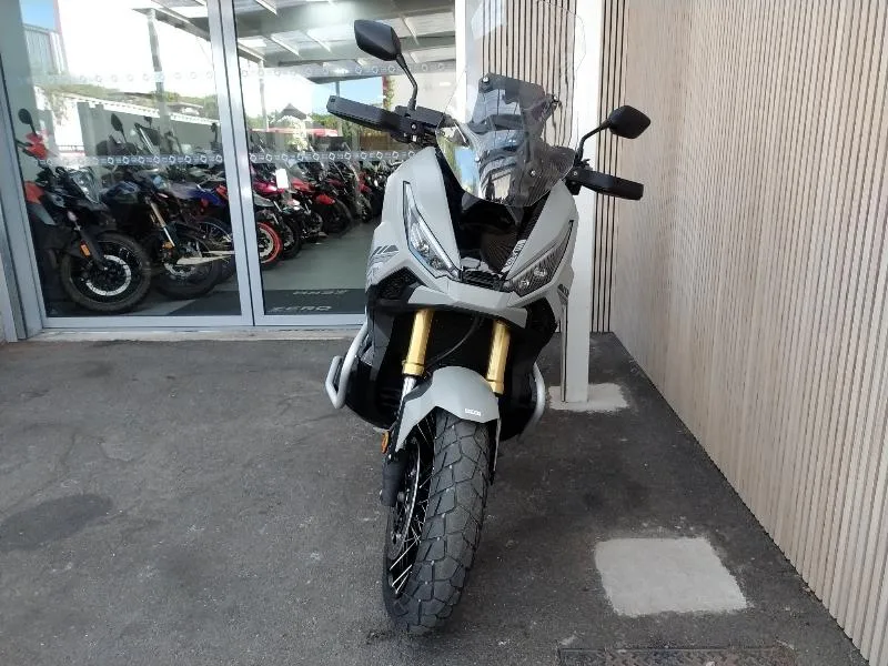 XADV 750