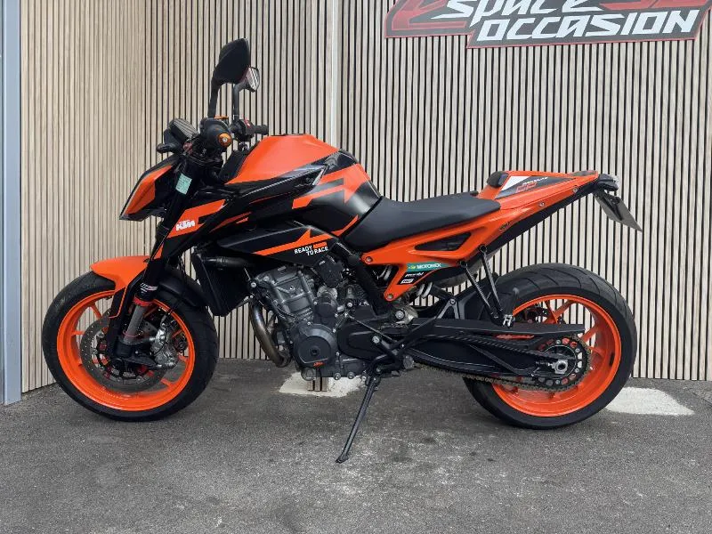 890 DUKE GP