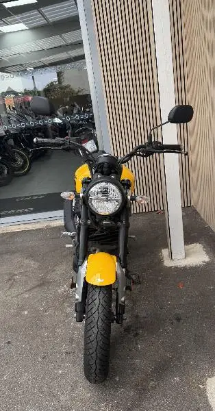 XSR 125
