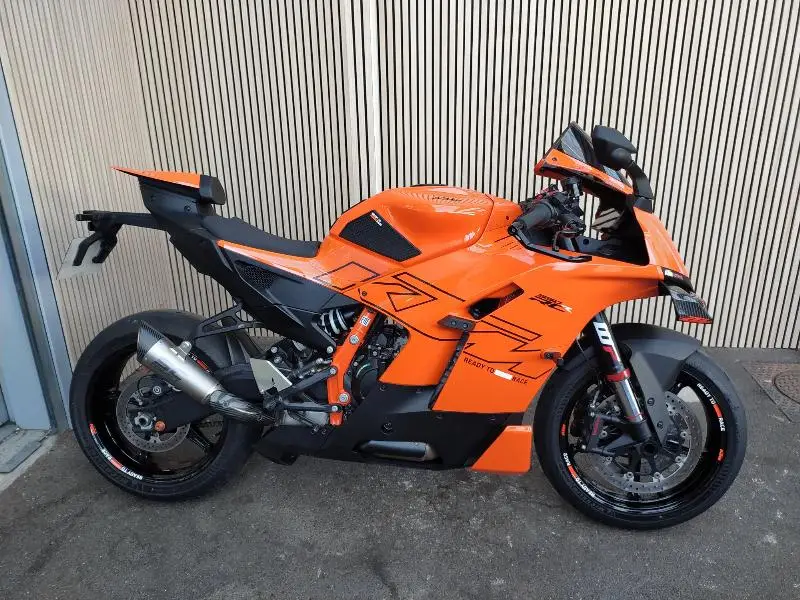 RC 990 R