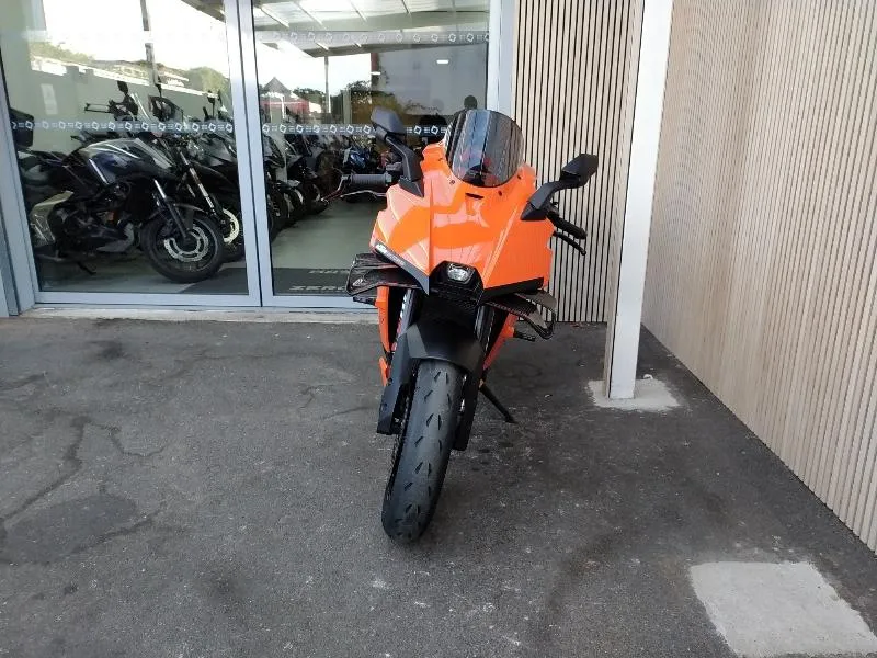 RC 990 R