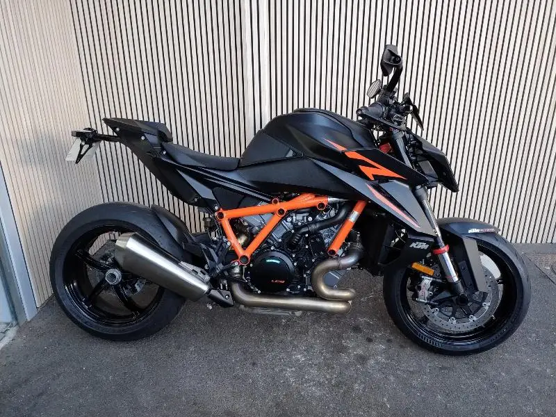 1390 SUPER DUKE R TECH PACK