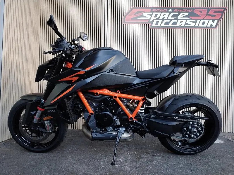 1390 SUPER DUKE R TECH PACK