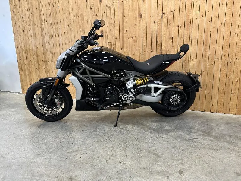 XDIAVEL S