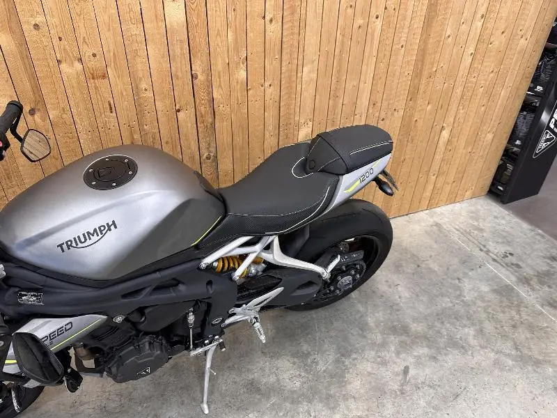 SPEED TRIPLE 1200 RS