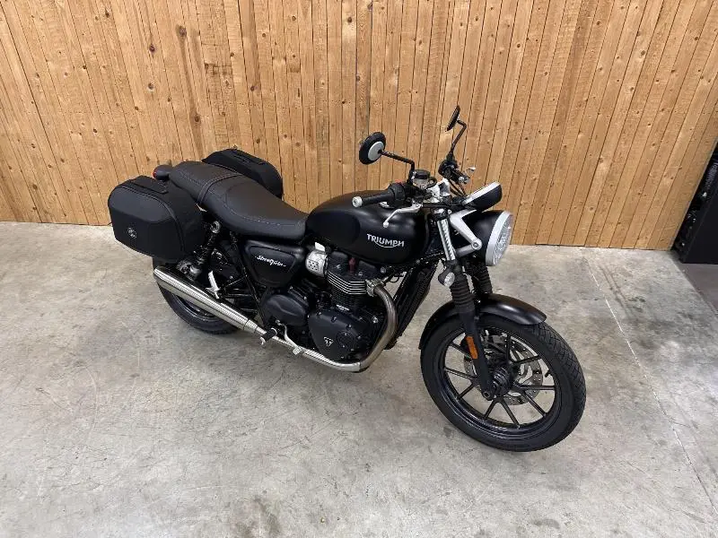 STREET TWIN  900