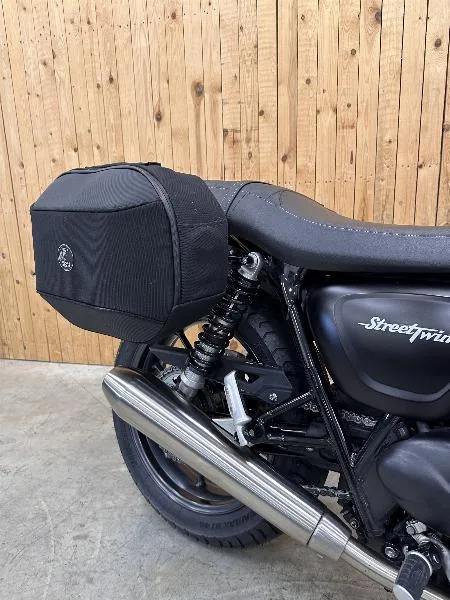 STREET TWIN  900