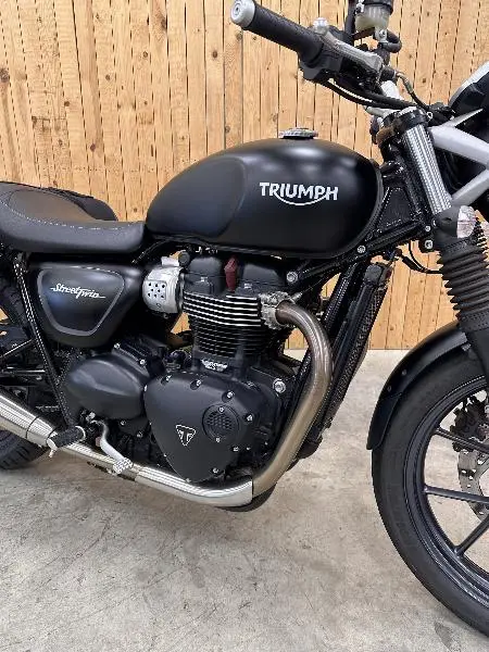 STREET TWIN  900