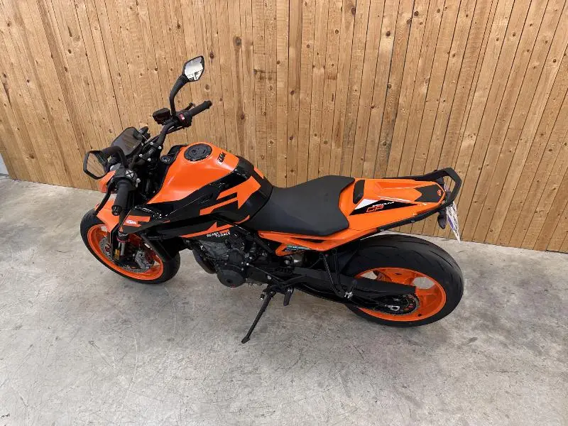 890 DUKE GP