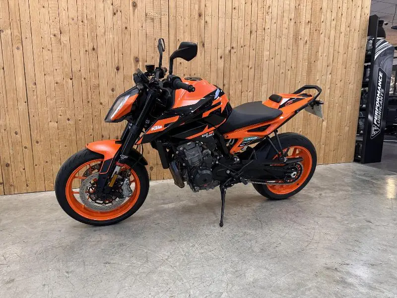 890 DUKE GP