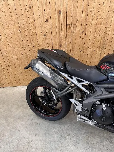 SPEED TRIPLE 1050 RS
