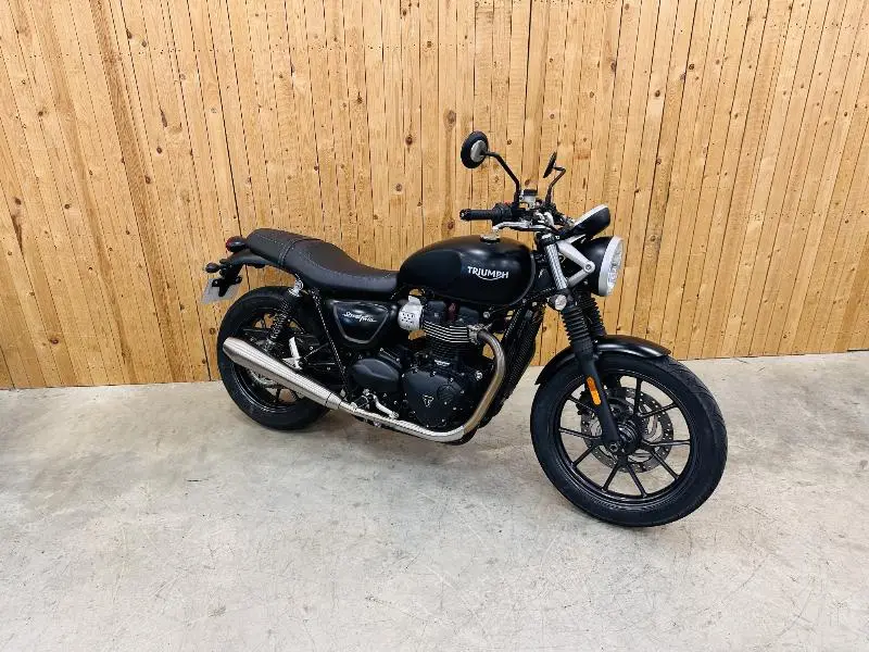 STREET TWIN  900 2016
