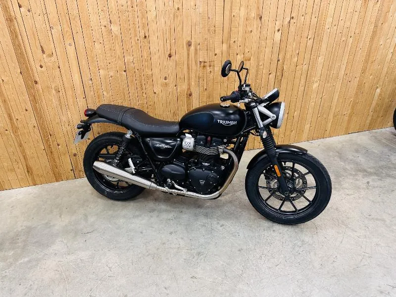 STREET TWIN  900