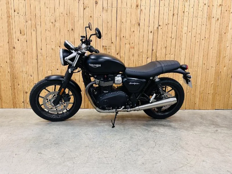 STREET TWIN  900