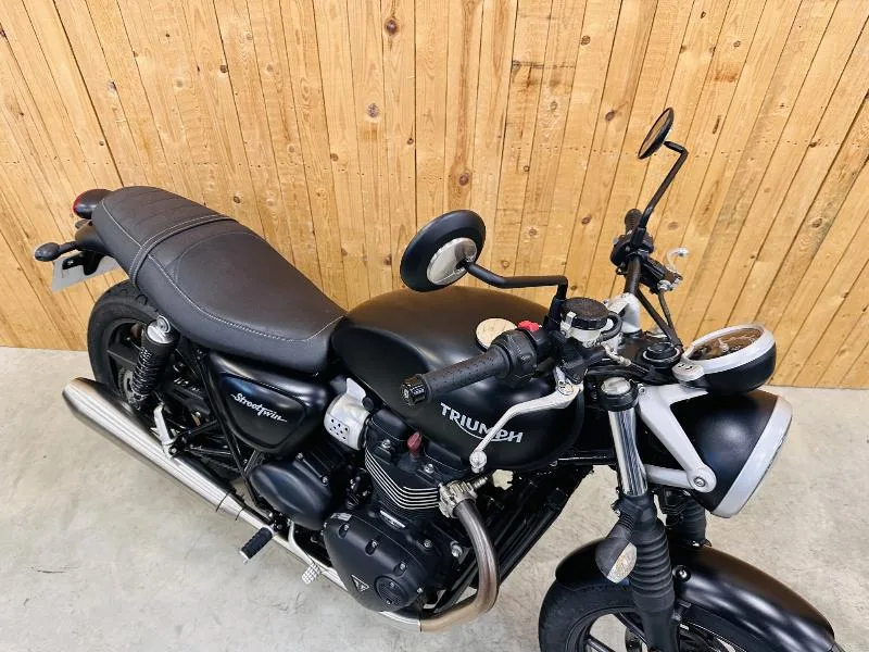 STREET TWIN  900
