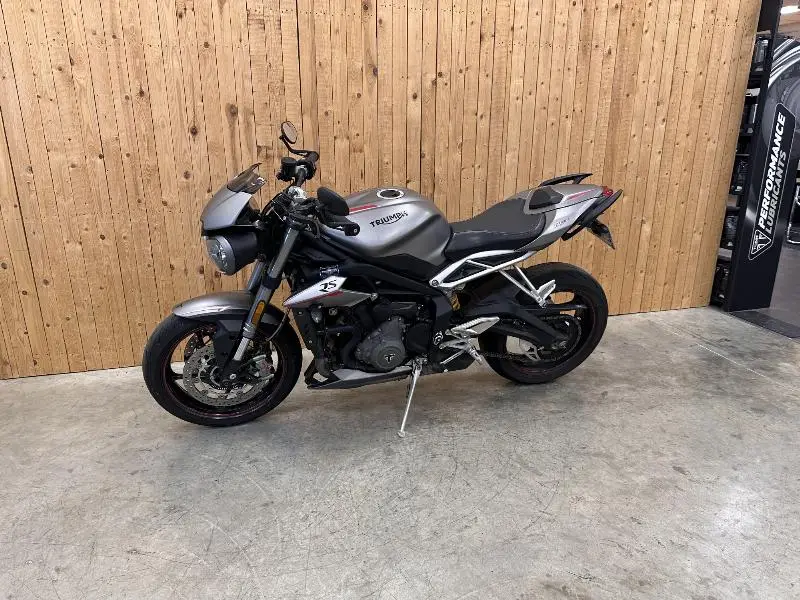 STREET TRIPLE 765 RS