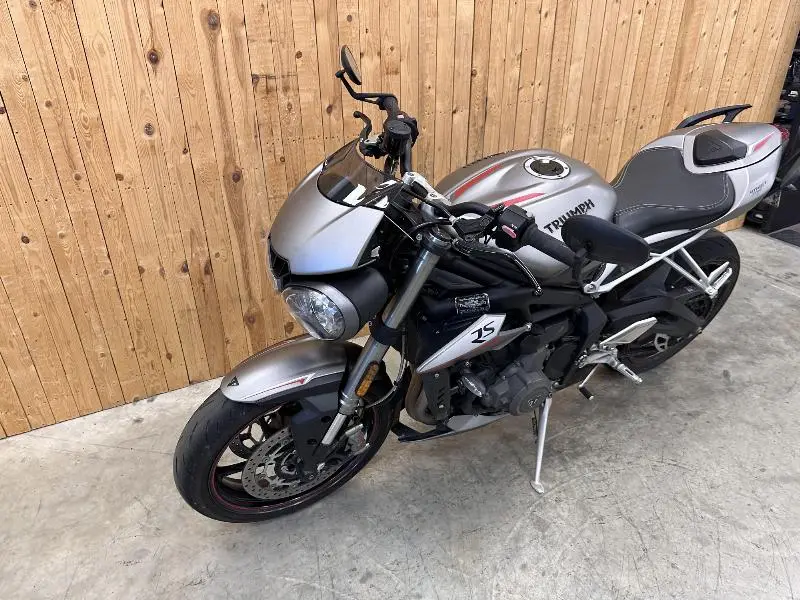 STREET TRIPLE 765 RS
