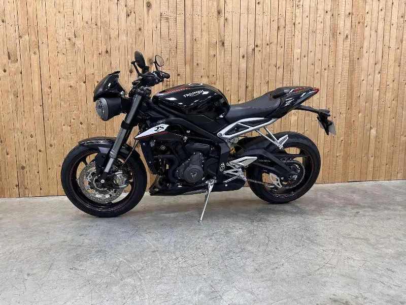 STREET TRIPLE 765 RS