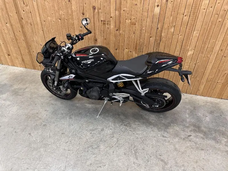 STREET TRIPLE 765 RS