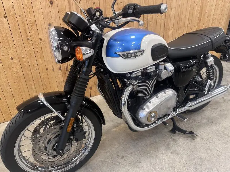 BONNEVILLE T120